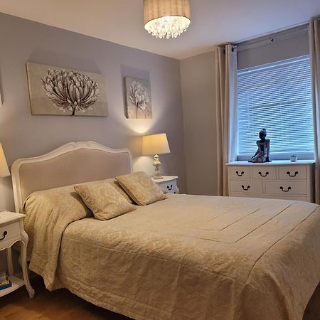Three Bedroom Apartment By Beautiful Park Londres Exterior foto